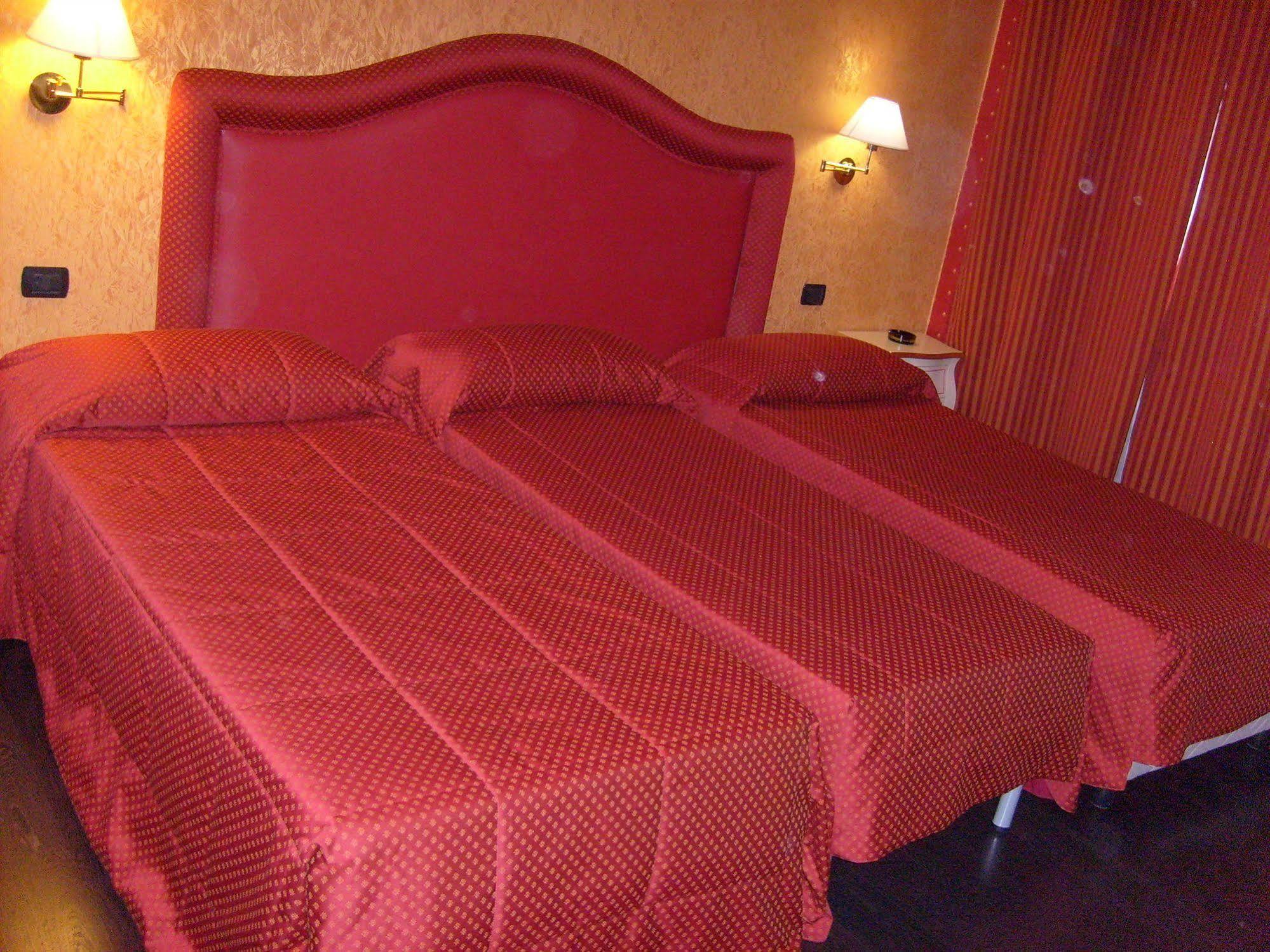 Hotel - Motel Flower Gropello Cairoli Exterior photo